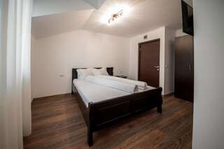 Мотели Dr House Mioveni Двухместный номер с 1 кроватью и собственной ванной комнатой-6